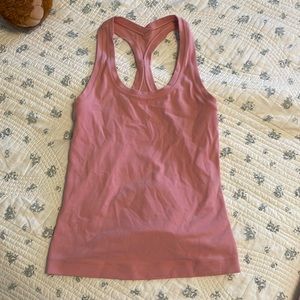 Lululemon Nulu tank top 2022